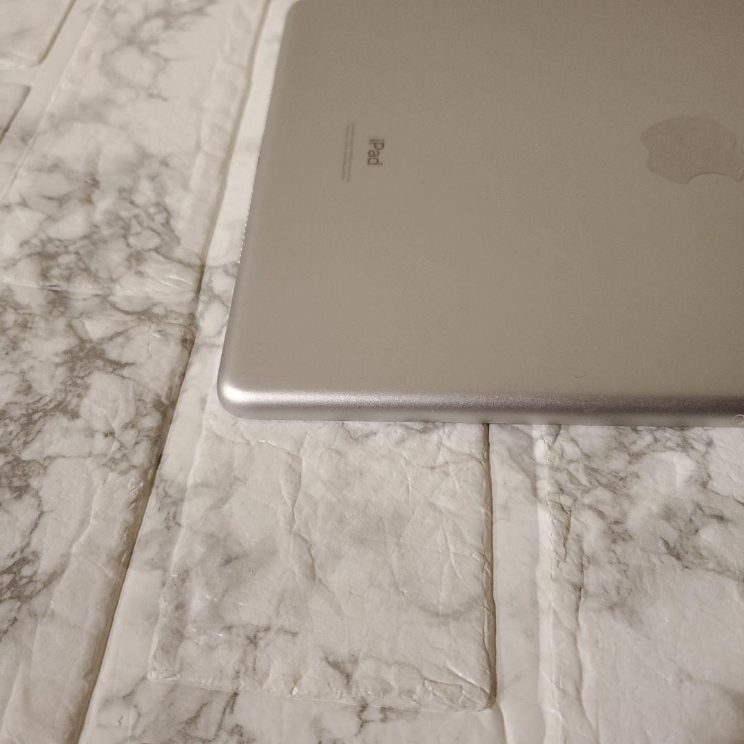 248 iPad 7世代 128GB SIMフリー シルバー