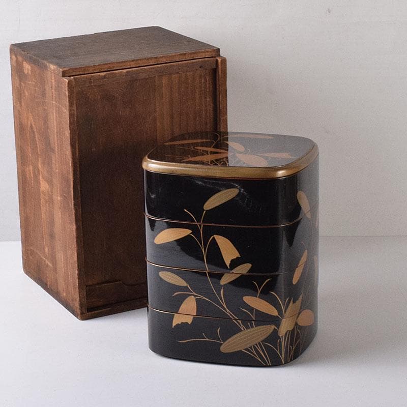 輪島塗　漆塗　草蒔絵　四段重箱　時代箱付　C　7535