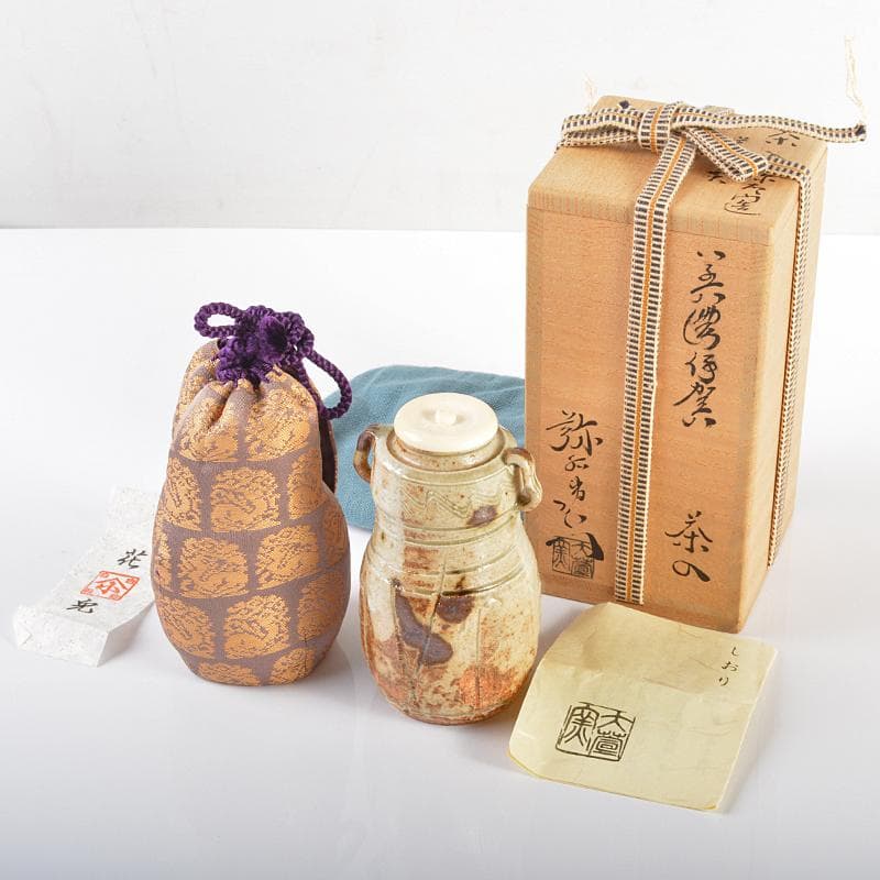 茶道具　加藤弥右衛門作　美濃伊賀　茶入　花兎仕覆付　極め箱　V　R6171