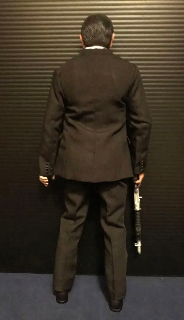 エンターベイ M.I.B3 トミー・リー・ジョーンズ 1/6 フィギュア