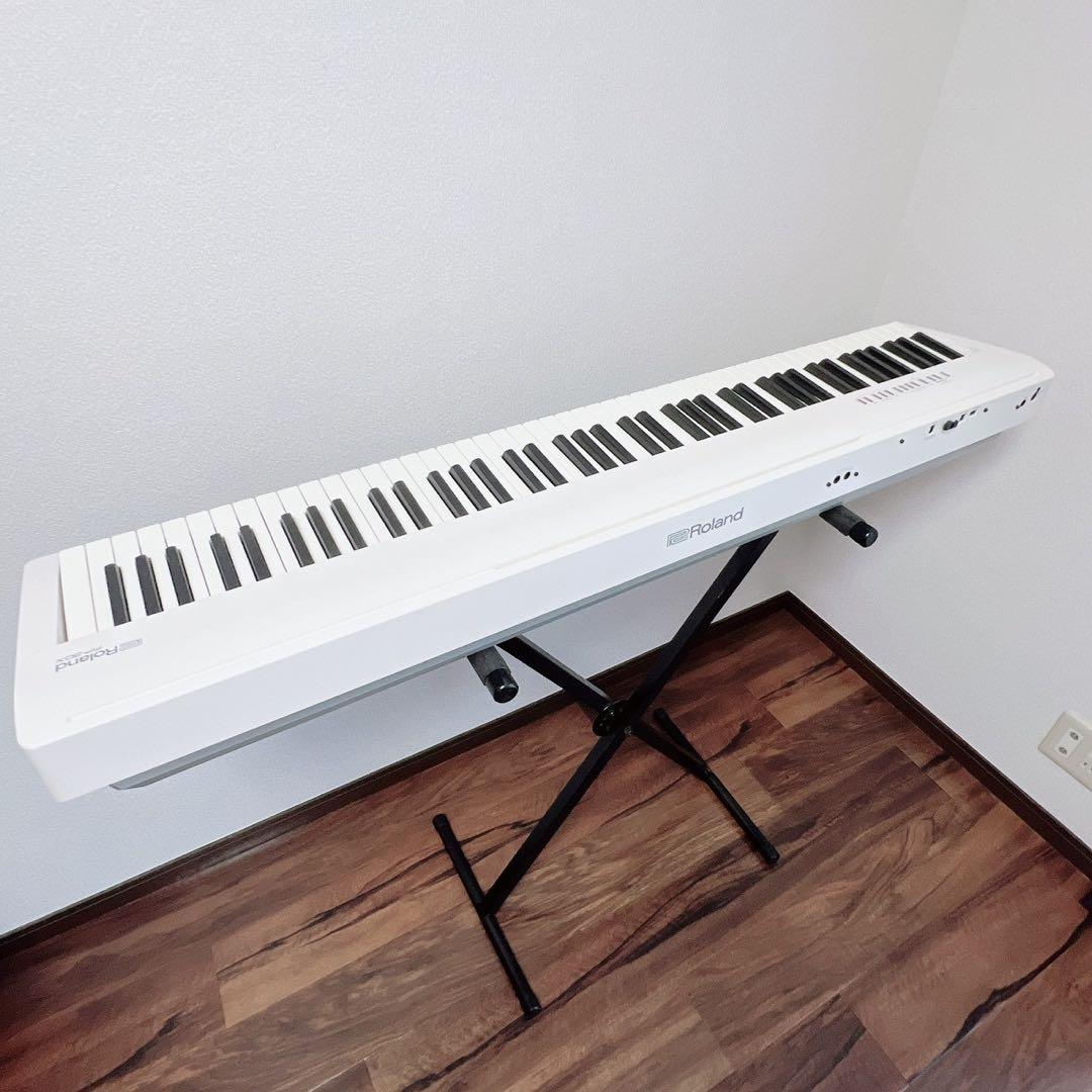 2023年製 Roland FP-30X 電子ピアノホワイトスタンドペダル 楽譜