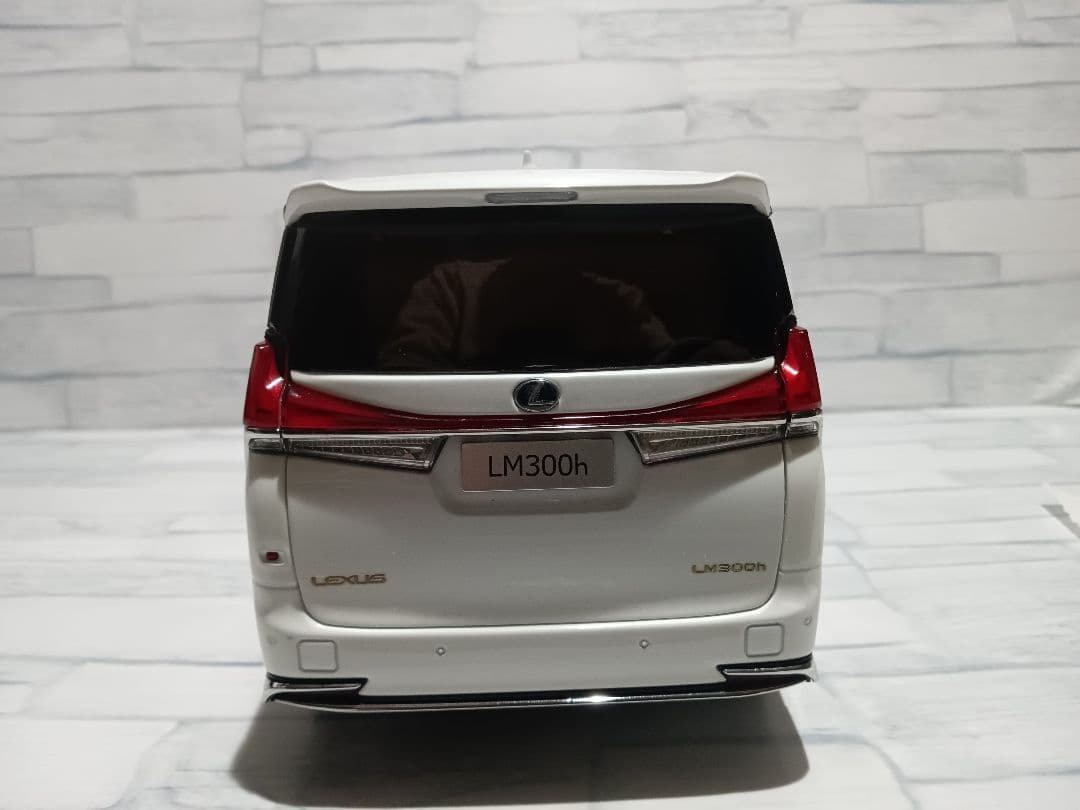 1/18 京商　ディーラー品　レクサス　LM300h ミニカー　ホワイト