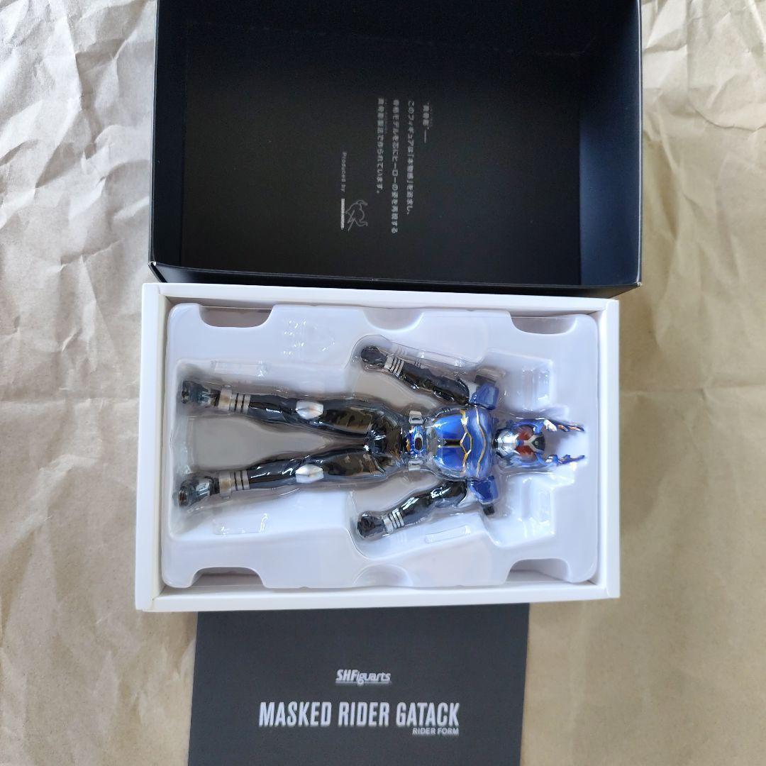 S.H.Figuarts 仮面ライダー真骨彫　カブト　ガタック　2体セット