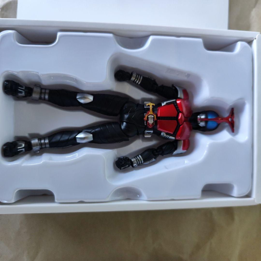 S.H.Figuarts 仮面ライダー真骨彫　カブト　ガタック　2体セット