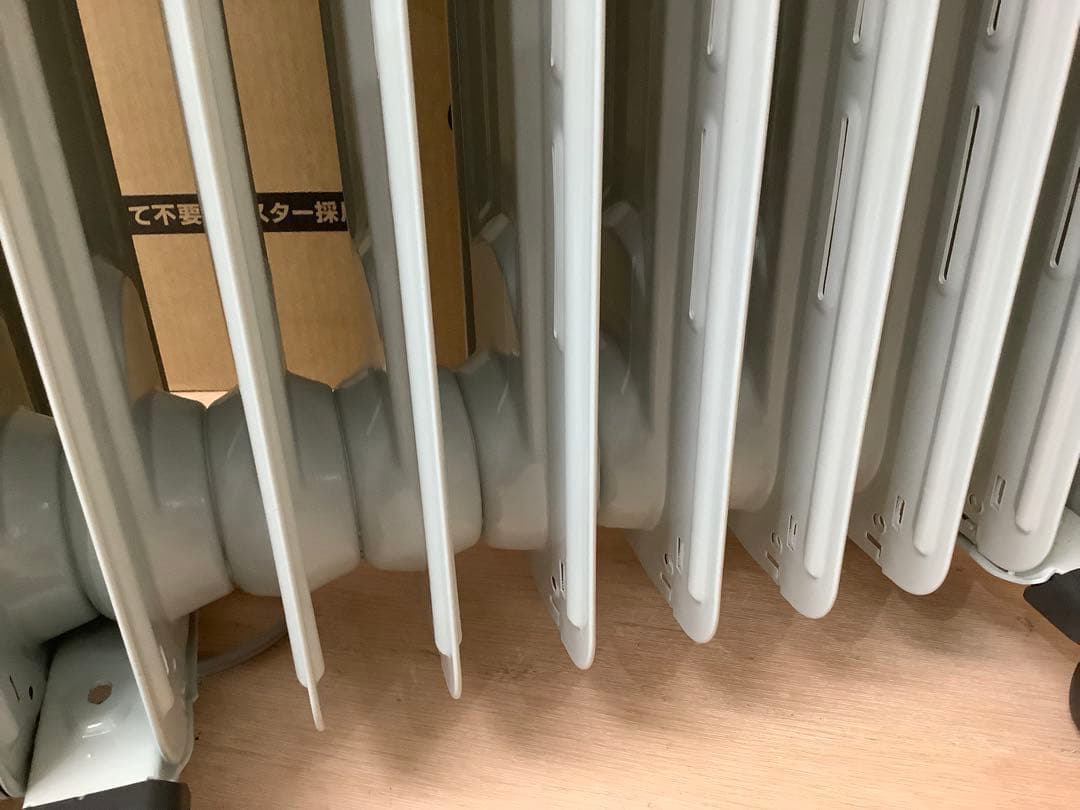 美品！デロンギ オイルヒーター RHJ10F1015-DG　※331