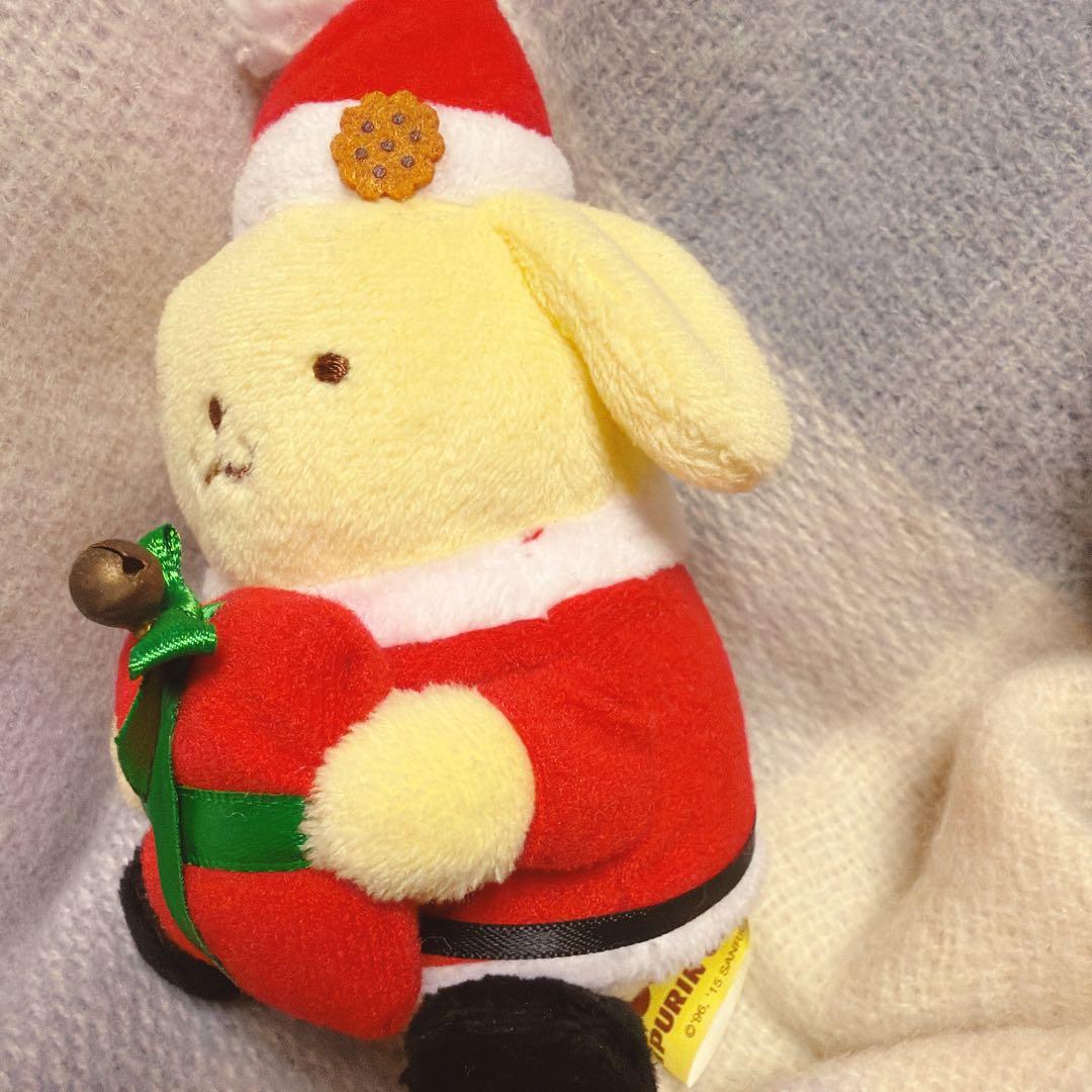 ポムポムプリンカフェ　マスコット　プレゼント持ってる