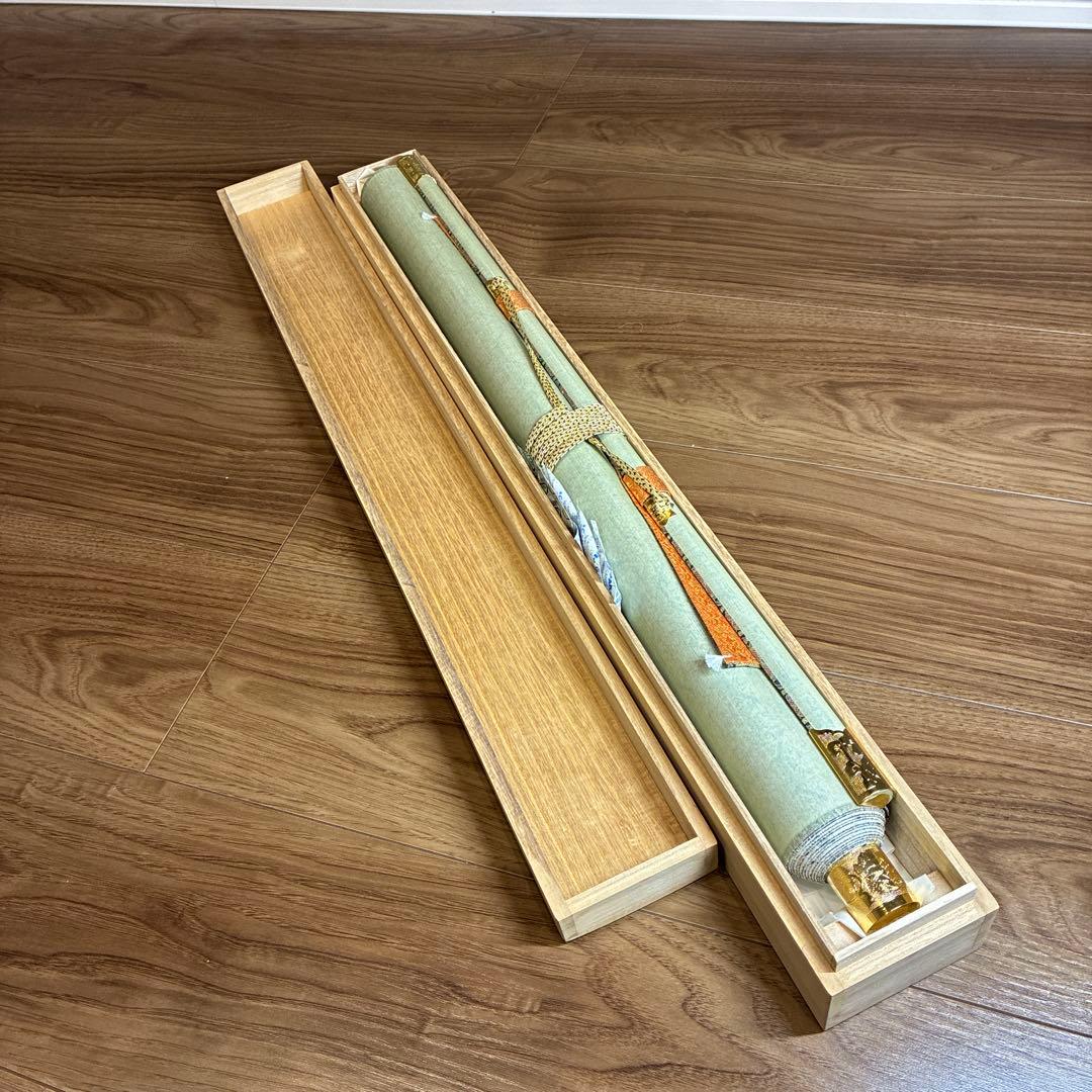 長い巻物 木製ケース付き