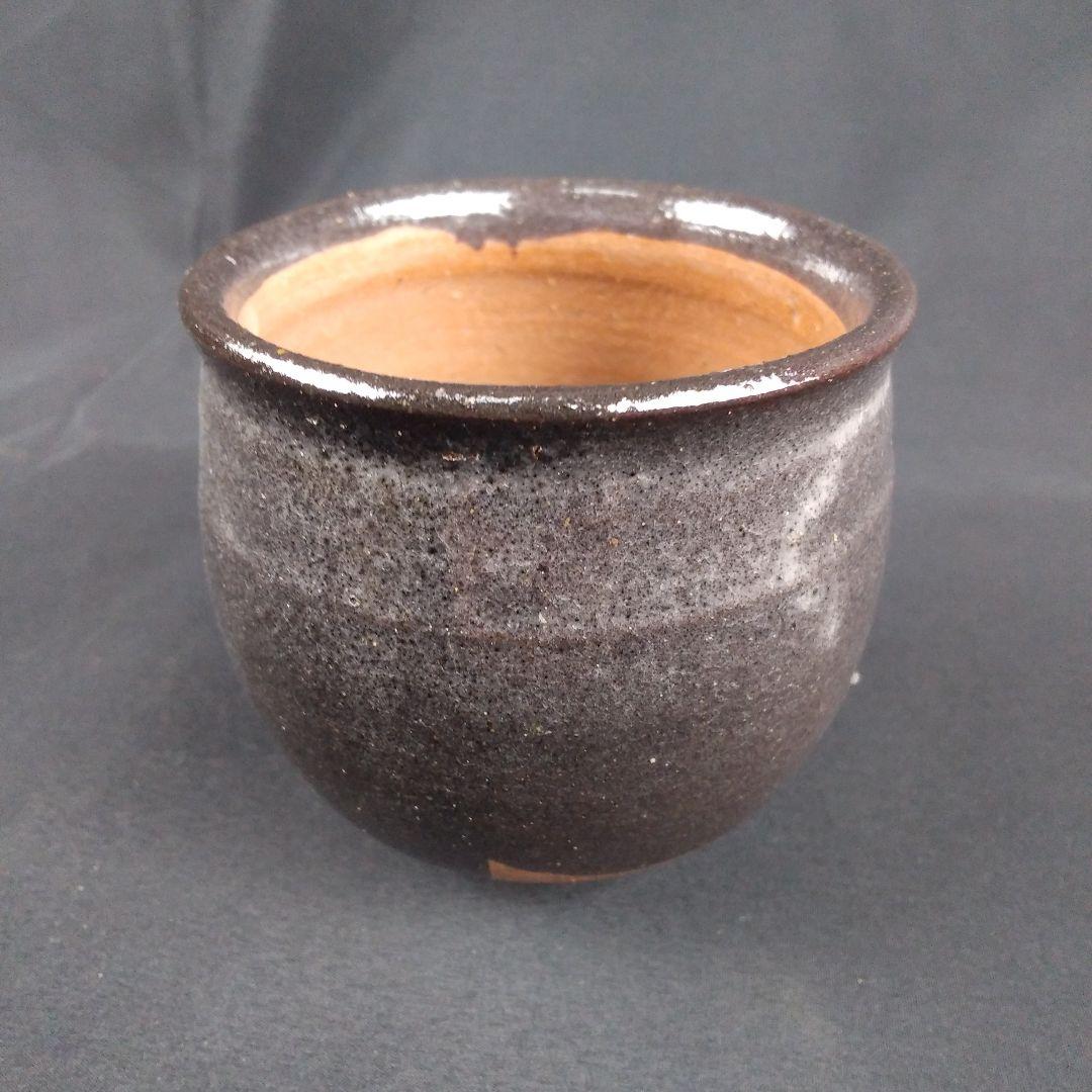 唐津焼　西岡良弘　氏作　黒唐津湯呑み茶碗　湯呑み茶碗