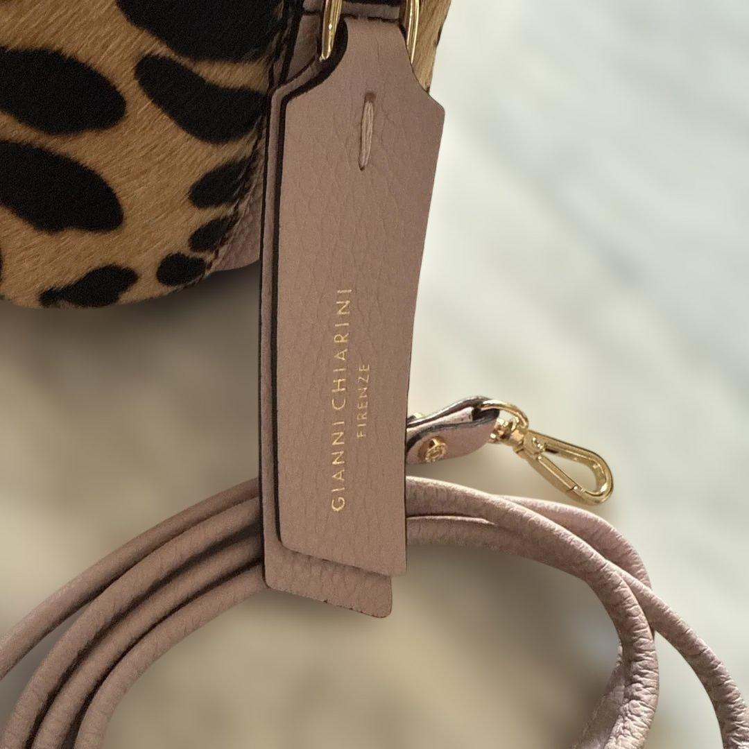 ジャンニキャリーニ ヒョウ柄ショルダーバッグ