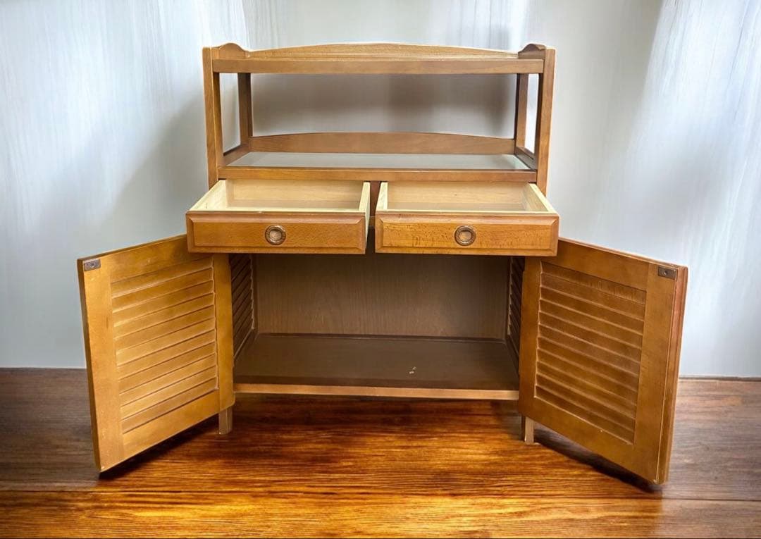 安心のたのメル便★カリモクのレトロな雰囲気のキャビネット　重厚で高級感ある作り