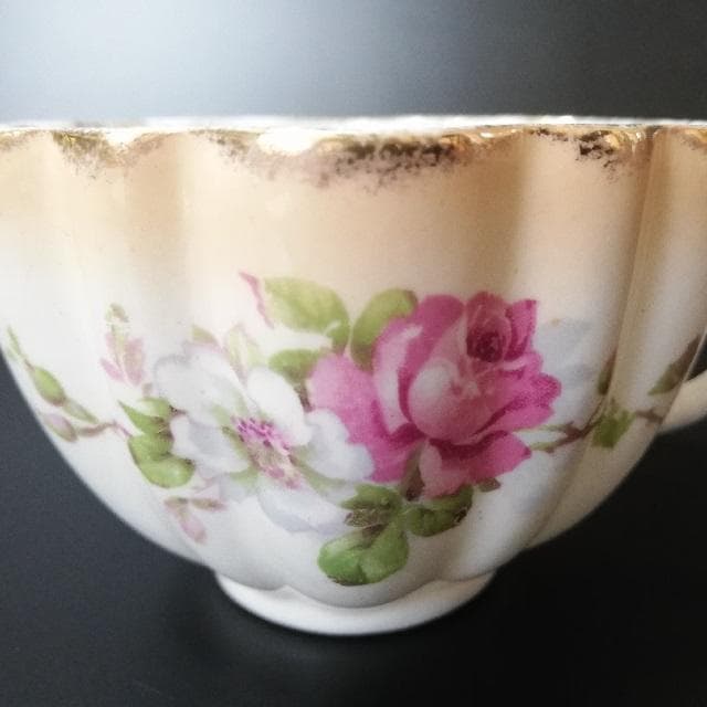 クイーンアン　カップアンドソーサー　アンティーク　希少品