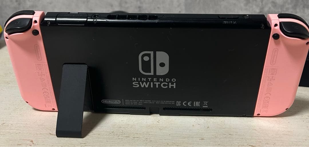Nintendo Switch 本体　スイッチ　ピンクコントローラー