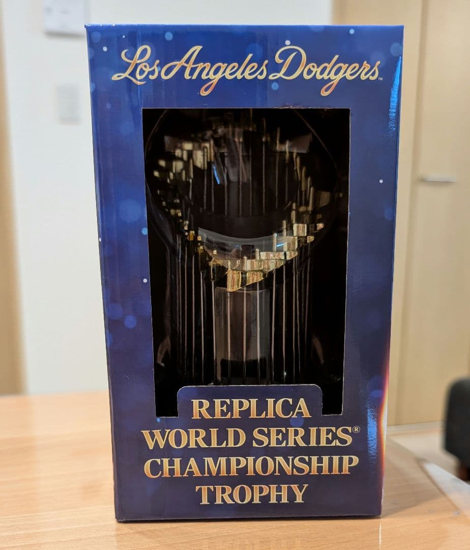 ワールドシリーズチャンピオンシップ　トロフィー　レプリカ