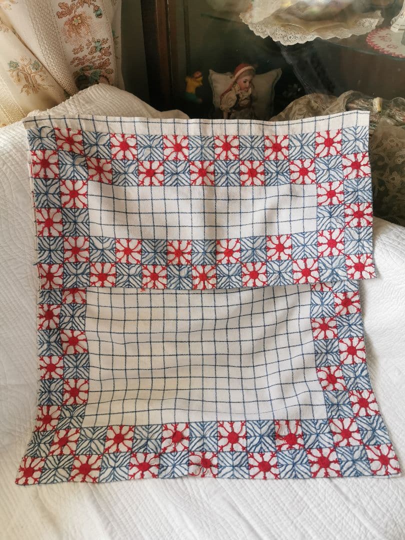 アンティークフランス 赤と青の手刺繍 クッションカバー 衣装ケース タペストリー