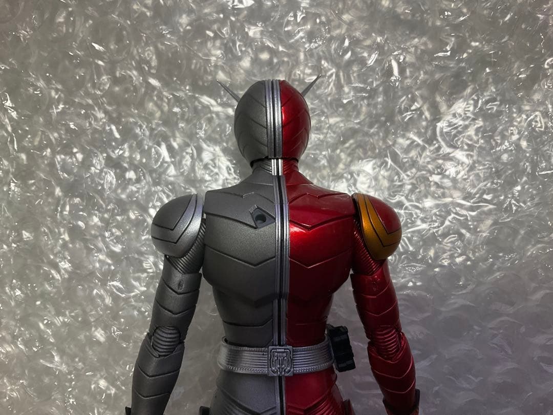 【中古品】S.H.Figuarts 真骨頂 仮面ライダーWヒートメタル 風都探偵