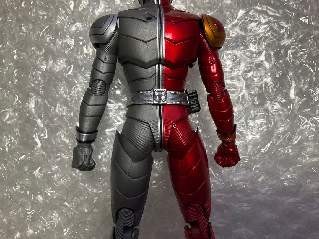 【中古品】S.H.Figuarts 真骨頂 仮面ライダーWヒートメタル 風都探偵