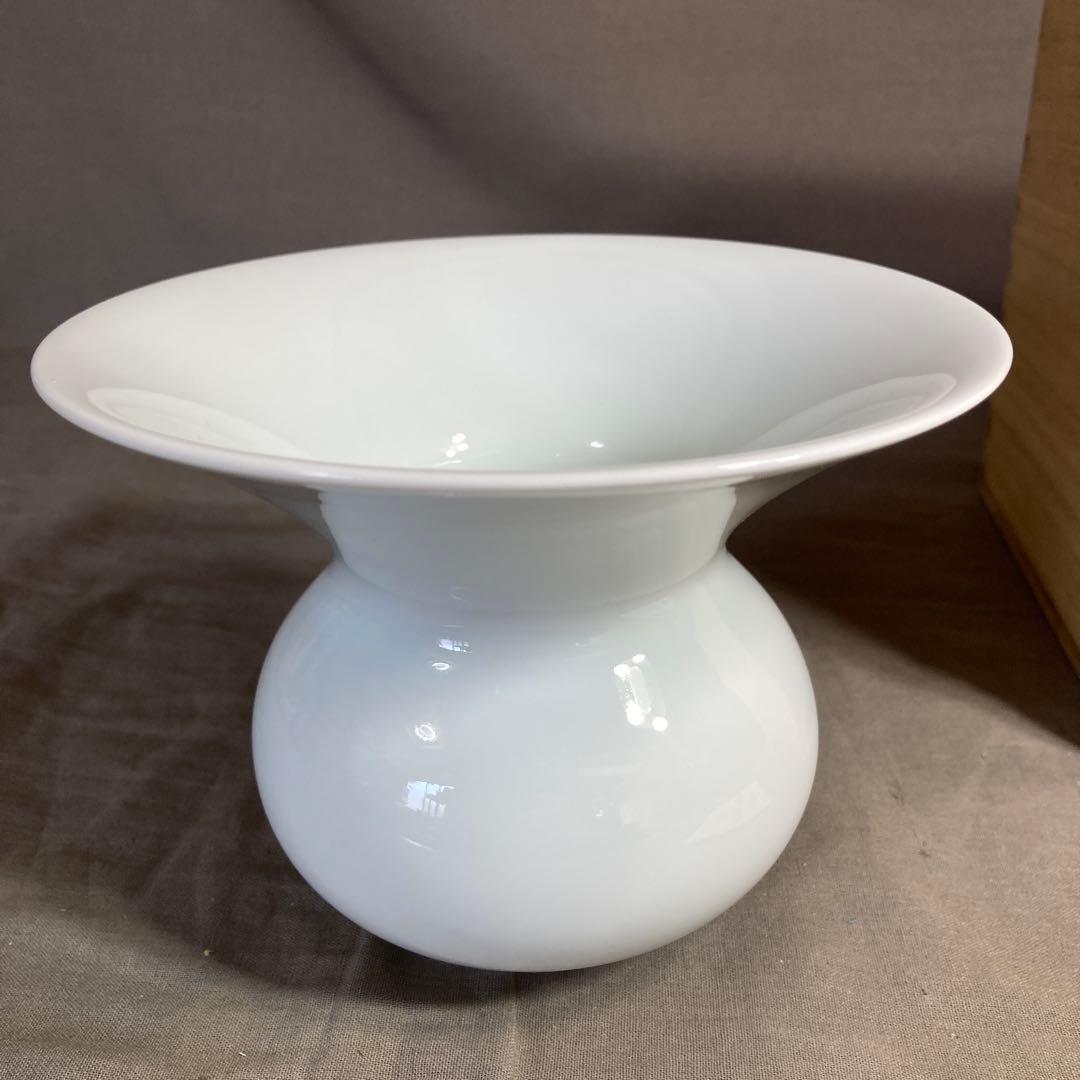 【中村清六】白磁の伝統　日本の名窯　重要無形文化財　中村清六作　白磁　花瓶