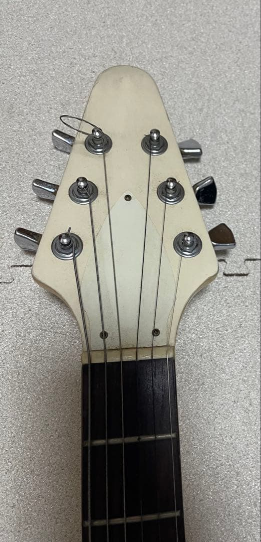 エレキギター　フライングV