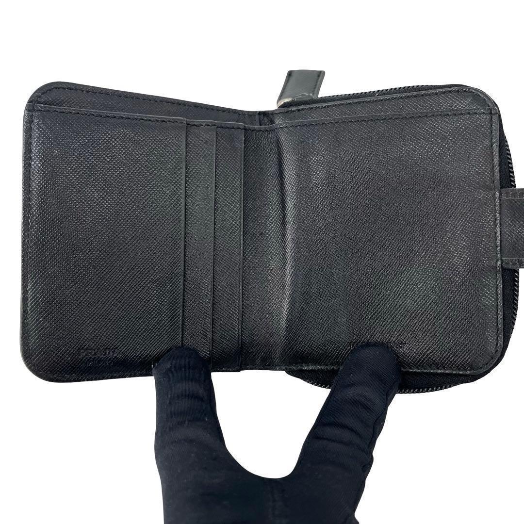 希少✨プラダ 二つ折り財布 三角ロゴ サフィアーノレザー ファスナー ブラック