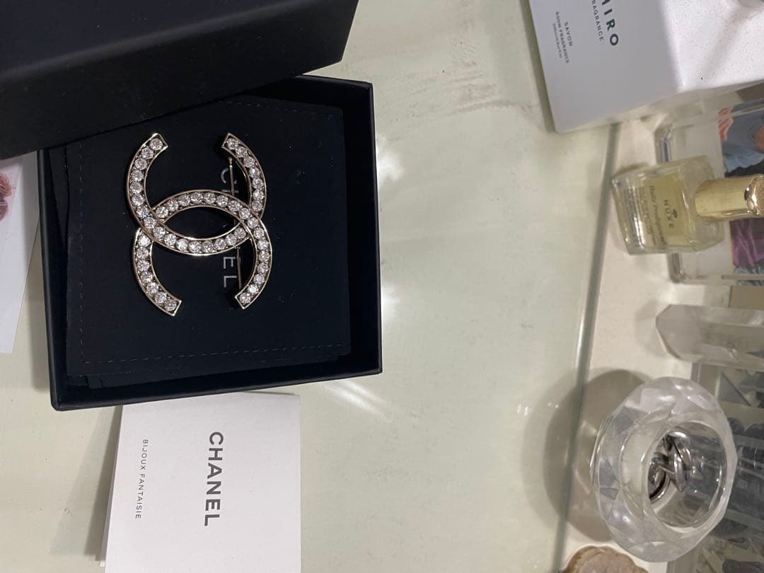CHANEL ダブルCロゴ ラインストーンブローチ