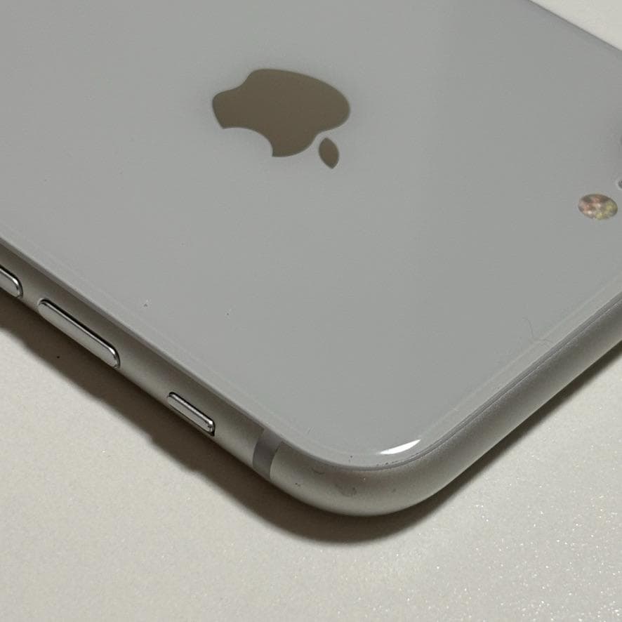 iPhone 8 本体 64GB シルバー バッテリー81% 動作良好