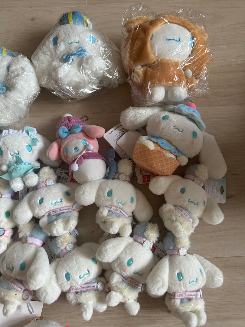 サンリオ　シナモロール　ぬいぐるみ　マスコット