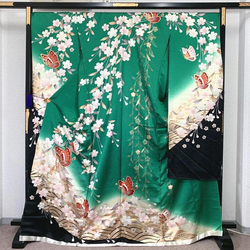 508z16〇仮絵羽 振袖 金彩 蝶々 桜 明るい緑〇美品 成人式 結婚式