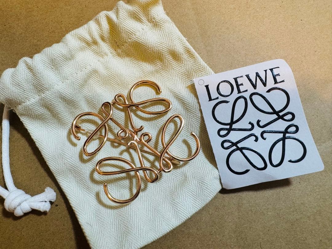 【美品】LOEWE ピンクゴールド ブローチ【お値下げ中】