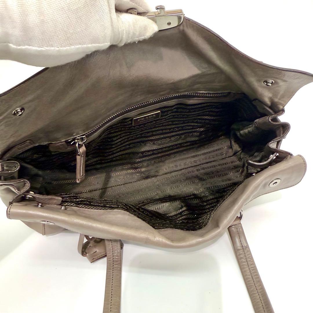 ✨PRADA レザー トートバッグ✨