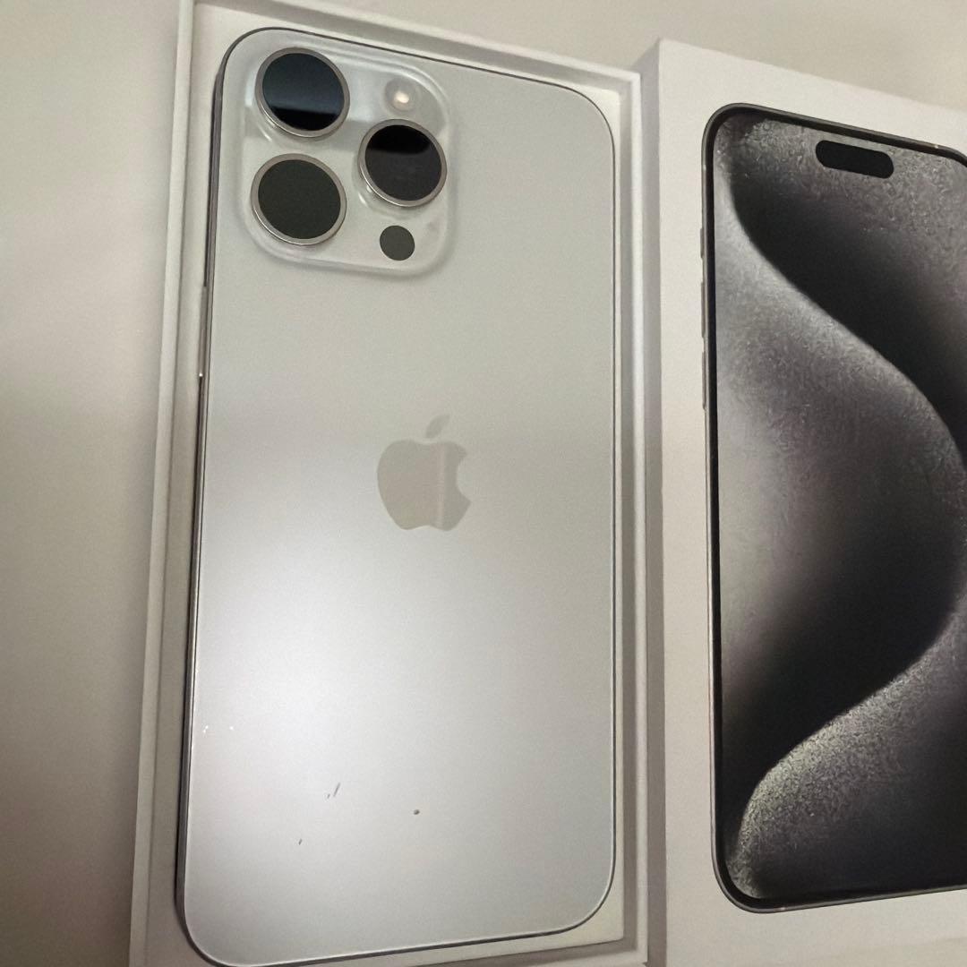 iPhone 15 Pro Max 256GB ホワイトチタニウム