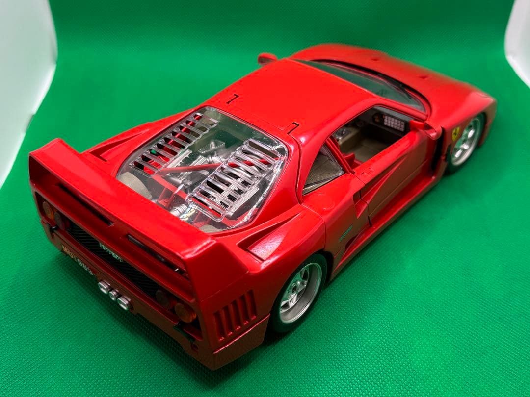 Ferrari F40 1/18スケール 赤
