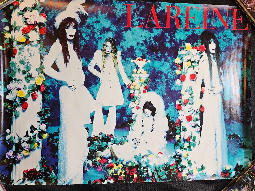 【超貴重】LAREINE 　直筆サイン入り含むポスター11枚