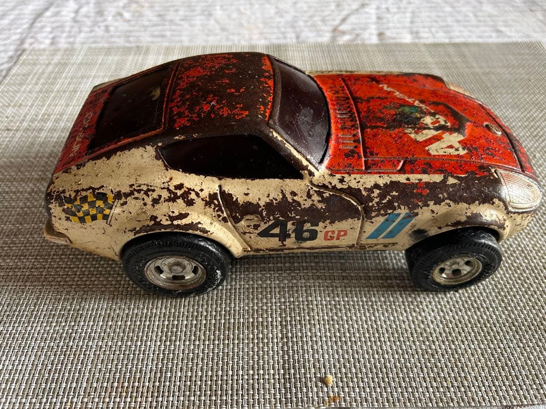 レトロ DATSUN Z ミニカー 赤/白