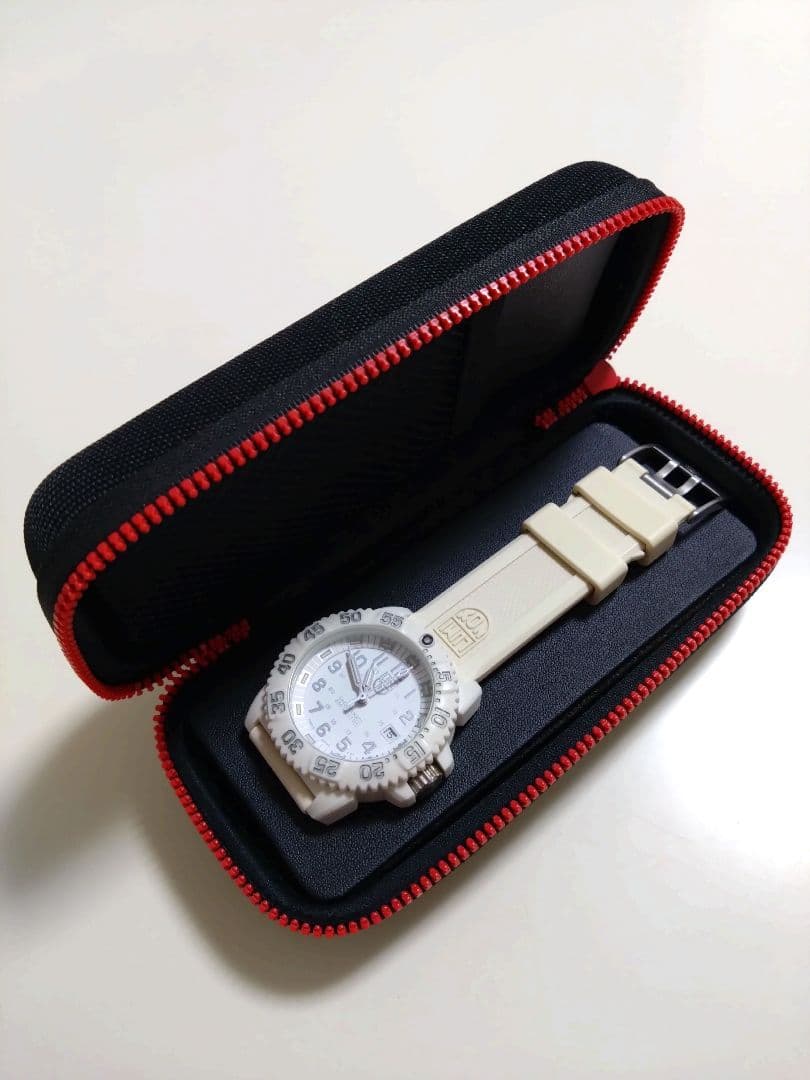 ■美品 LUMINOX 3057 カラーマーク ホワイトアウト 44mm