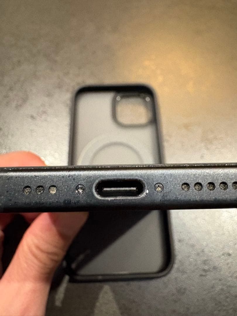 iPhone 15 256GB 本体　ブラック　SIMフリー　保護カバー付き