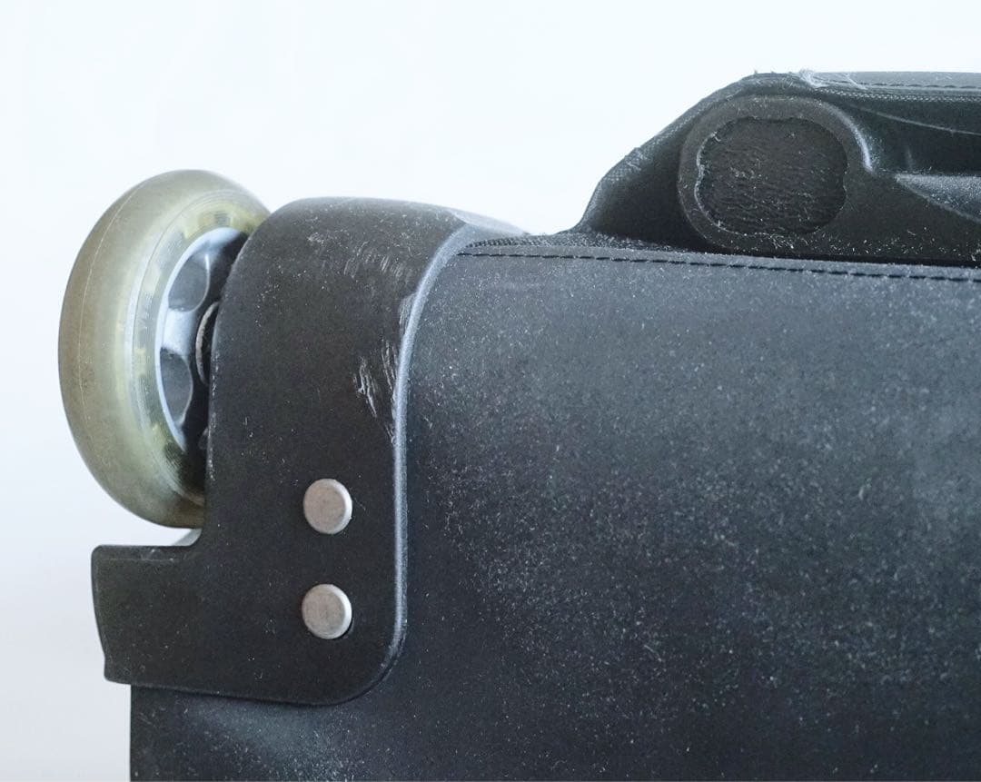 シンクタンクフォト キャリーバッグ / 21.7L / ブラック/ PC収納可