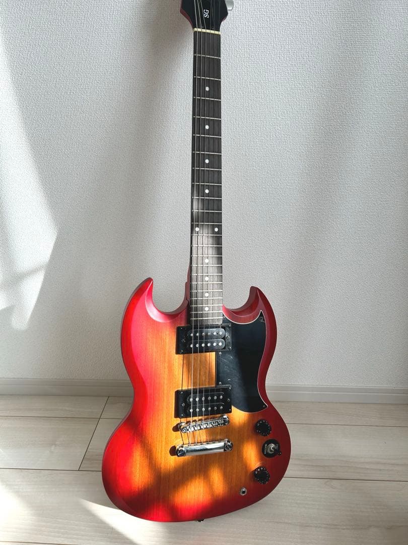ギター Epiphone SG Cherry Sunburst