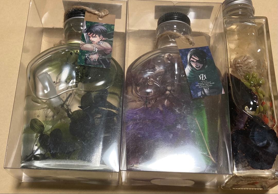 進撃の巨人　オンライン展覧会　リヴァイ ハンジ　ハーバリウム　aniqe