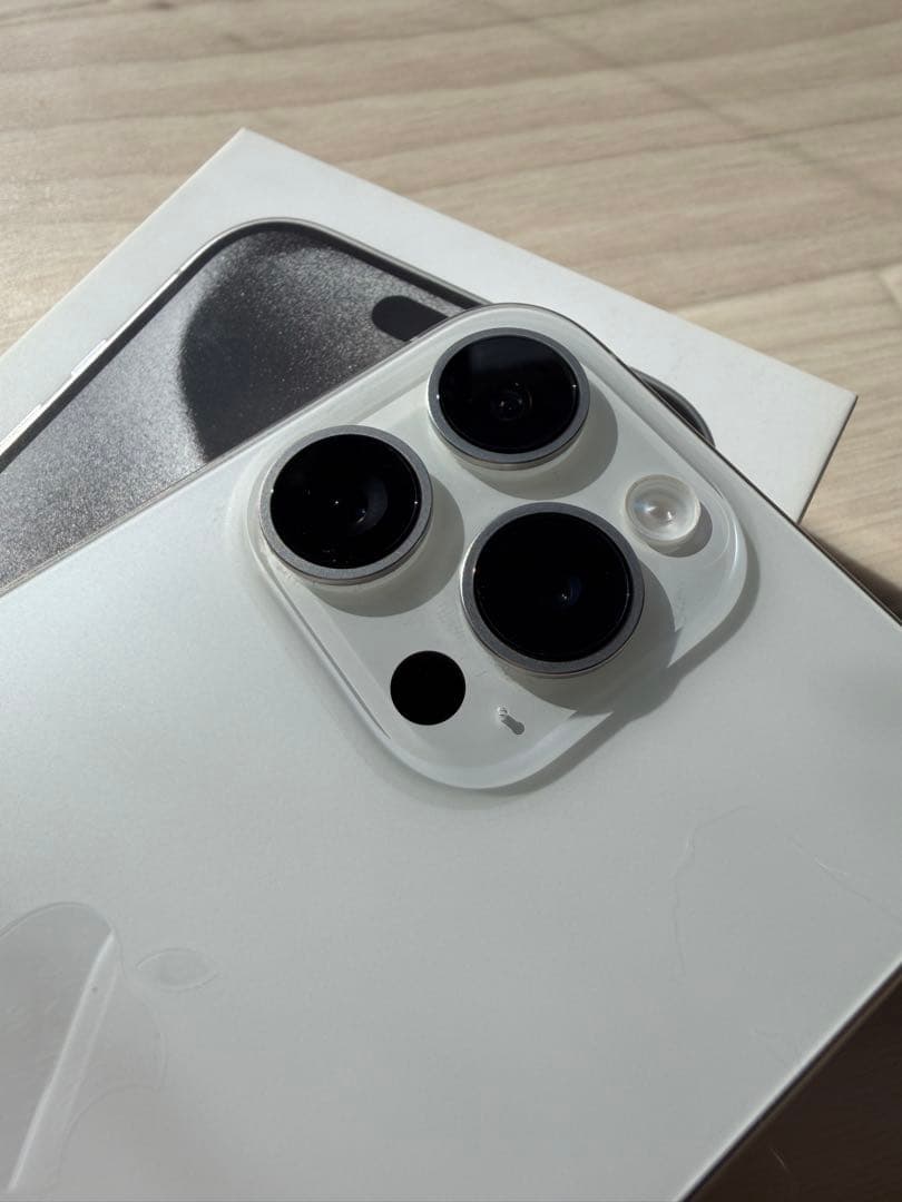 Apple iPhone 15Pro ホワイト 本体　箱付き