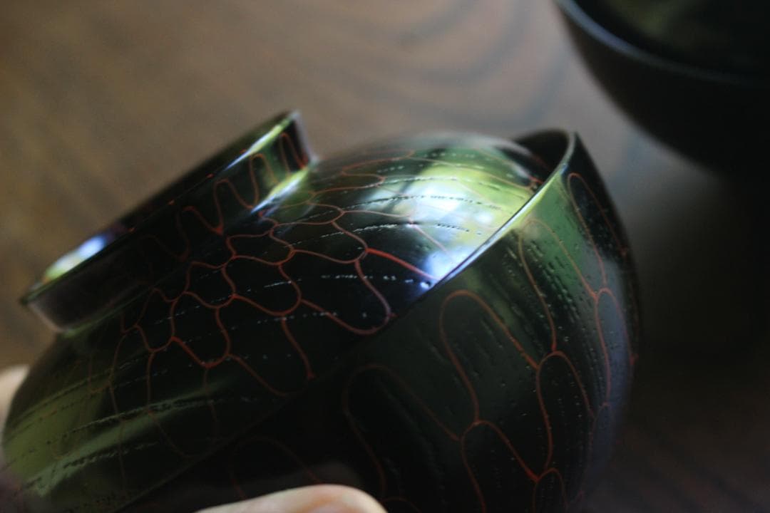 デッドストック！上質黒漆に極上網目蒔絵の映える煮物椀2点（検輪島塗蒔絵椀雑煮椀