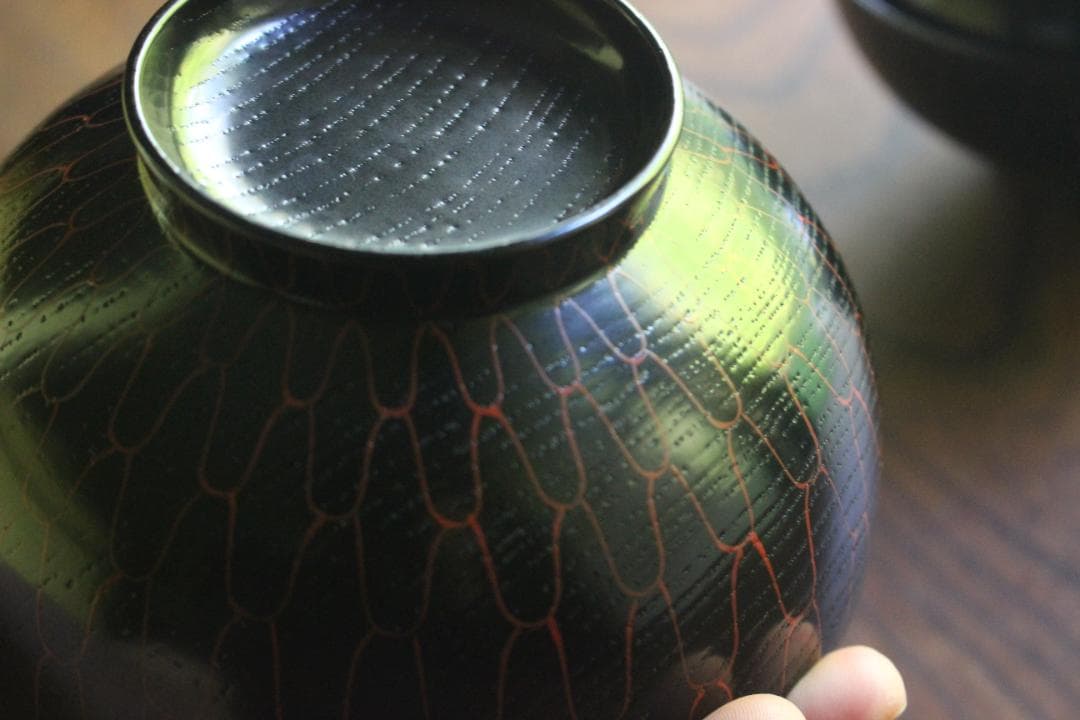 デッドストック！上質黒漆に極上網目蒔絵の映える煮物椀2点（検輪島塗蒔絵椀雑煮椀