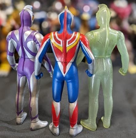 ウルトラマンコスモス＆登場怪獣・宇宙人（バンダイ）ソフビ１７体セット
