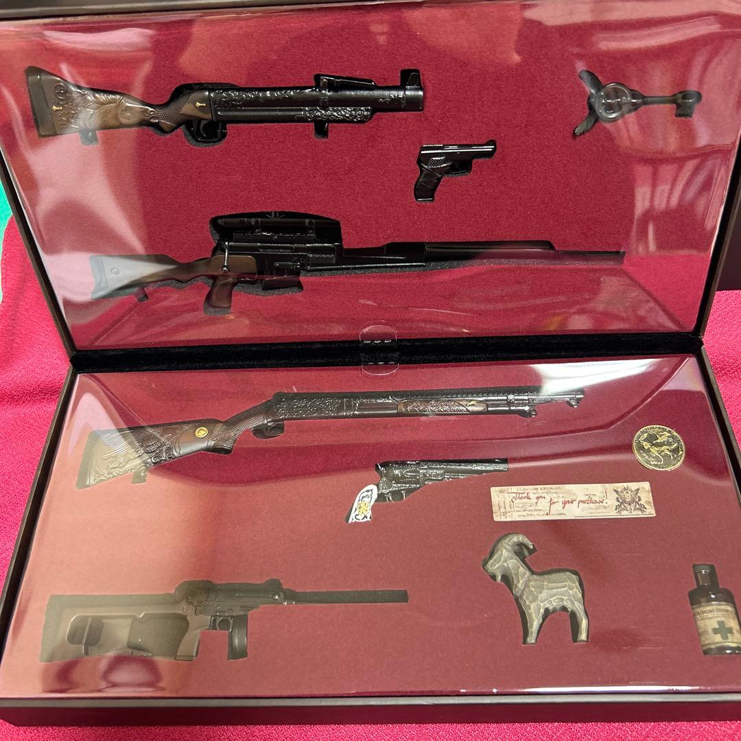 バイオハザード。と本。