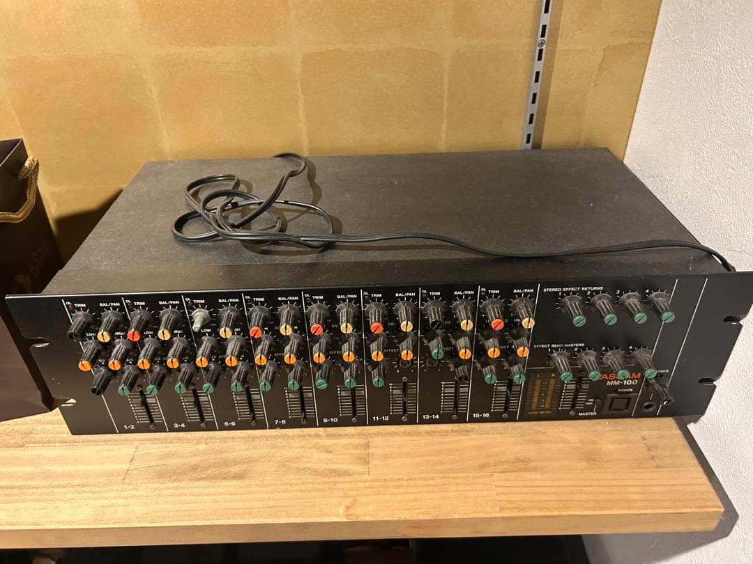 TASCAM M-1600 アナログミキサー 16ch