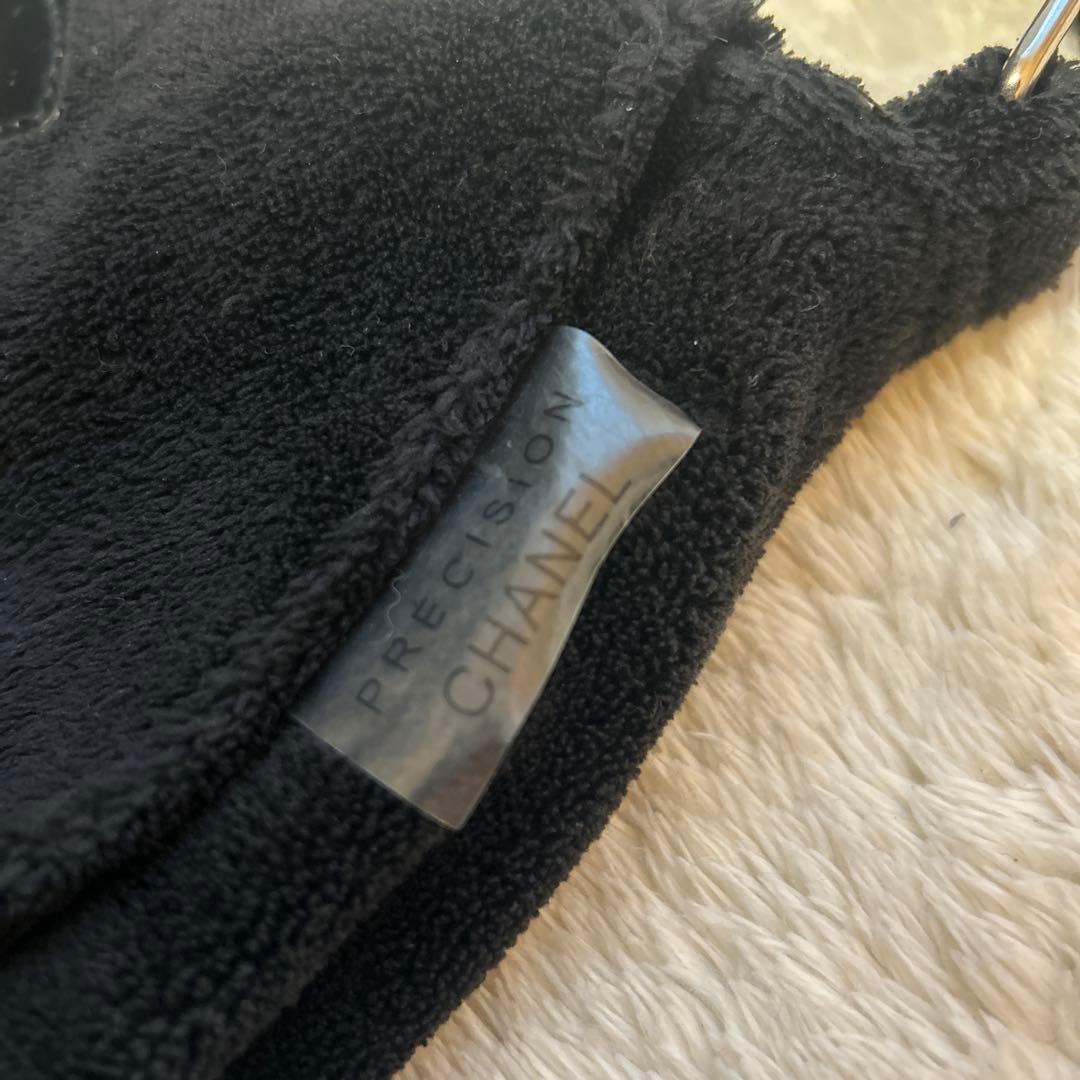 CHANEL ブラックショルダーバッグ