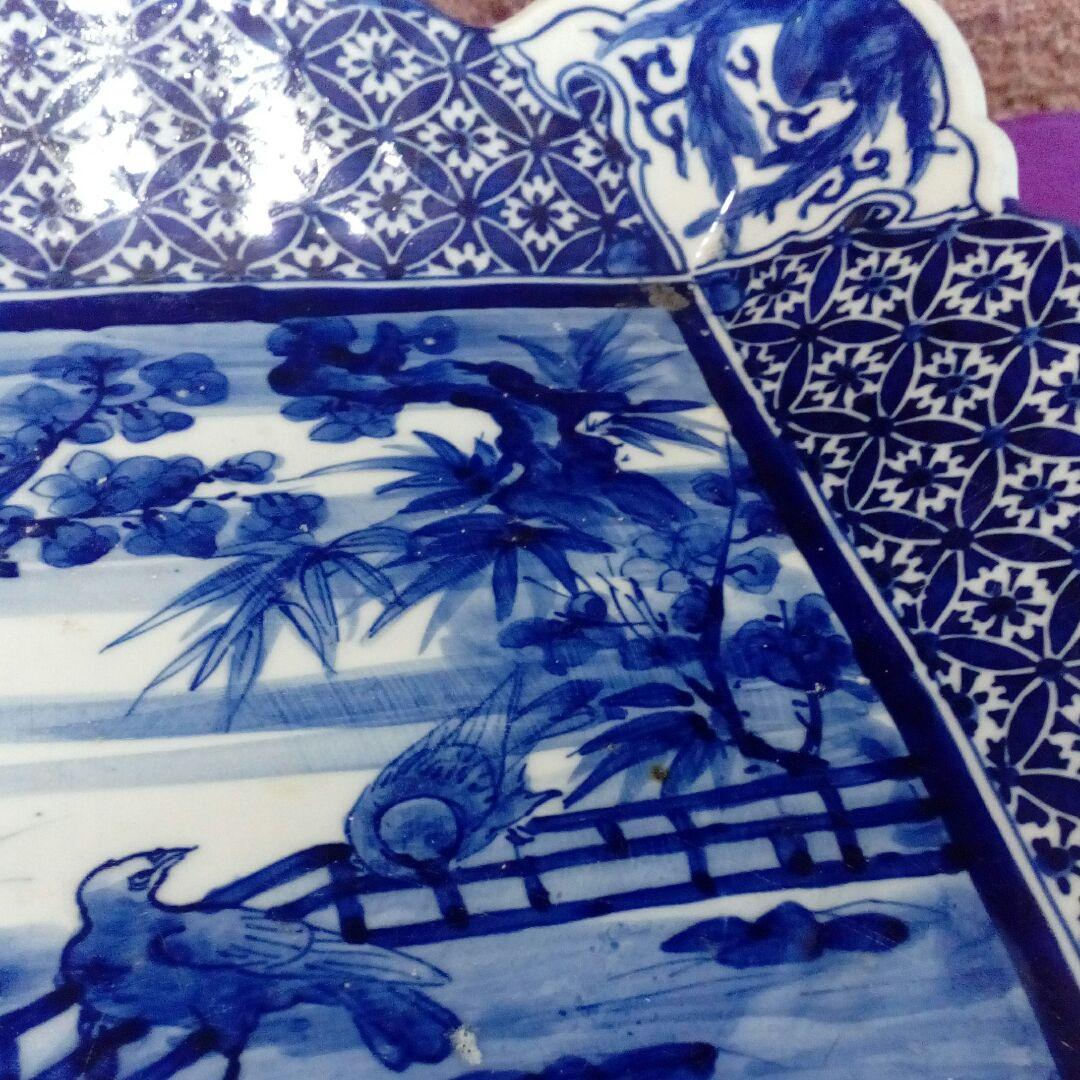 江戸時代武家旧家蔵出阿波淡路國染め付け四方変形３２✕２８綺麗な図柄角傷直しあり。