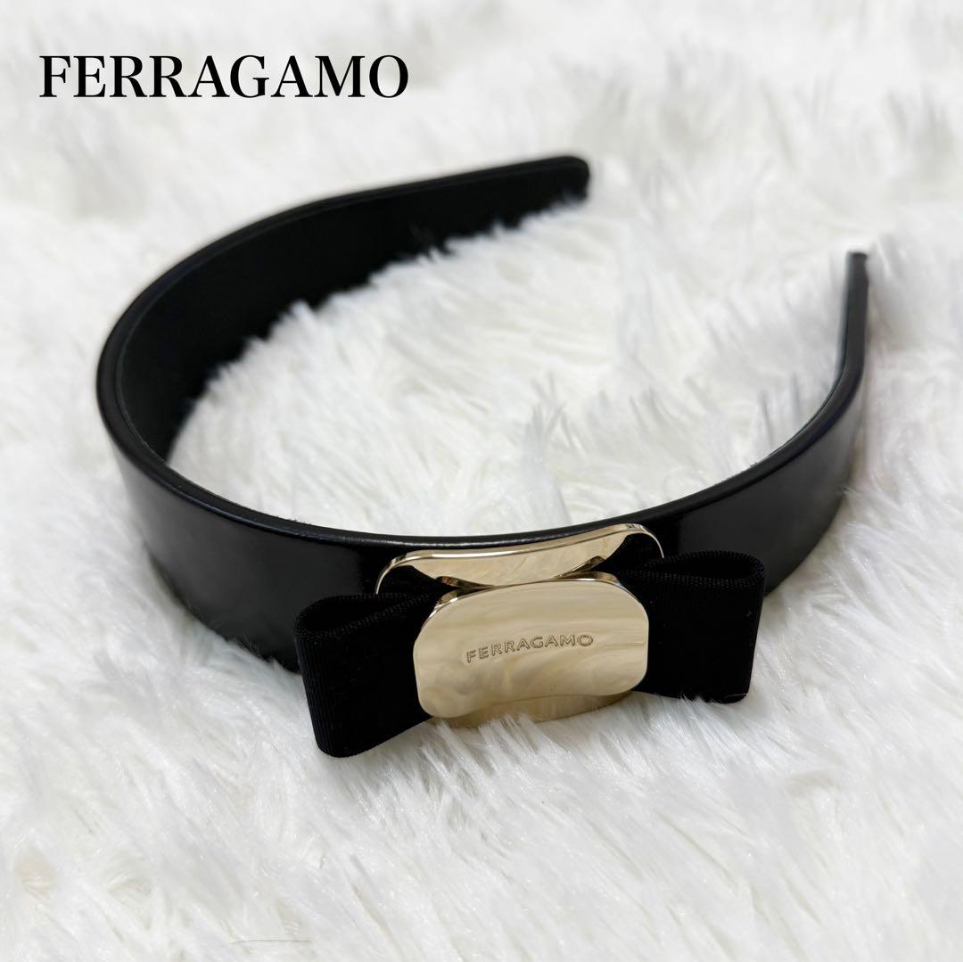 現行❤️未使用級　FERAGAMO カチューシャ　リボン　レザー　ブラック
