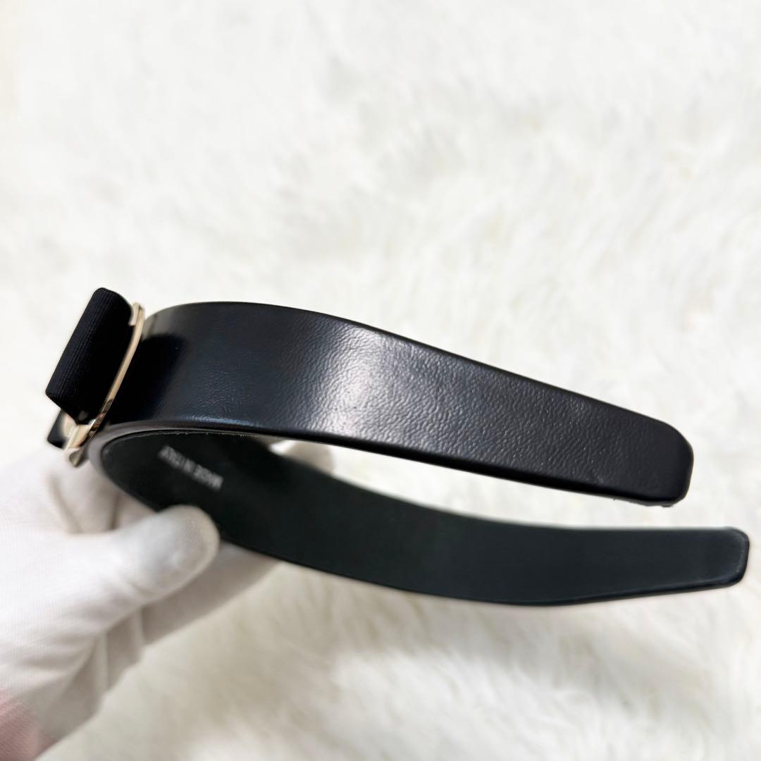 現行❤️未使用級　FERAGAMO カチューシャ　リボン　レザー　ブラック