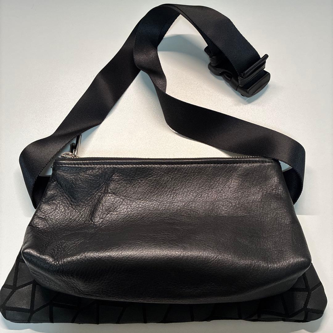 chi.wata チワタ ボディバッグ ショルダーバッグ ブラック 黒