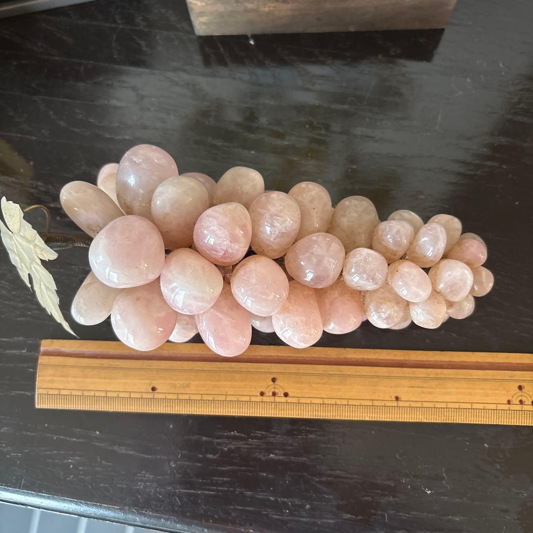 石のピンクの葡萄(大小２個)